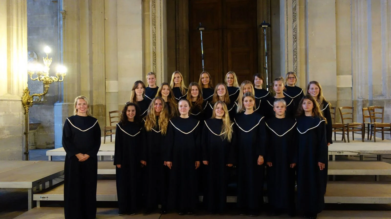 Trefoldighet jentekor